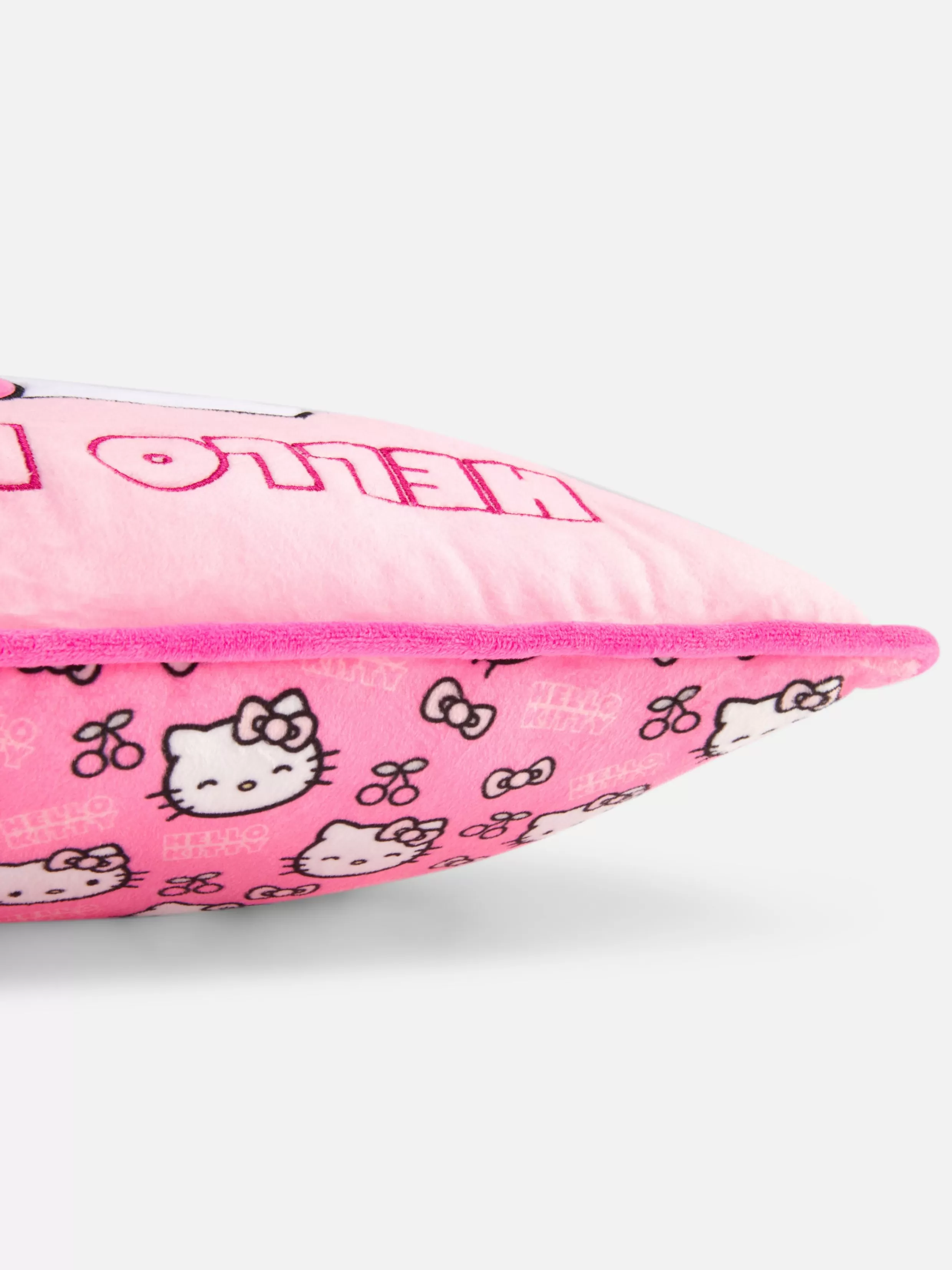 Primark Kussens En Kussenhoezen^Langwerpig Kussen Hello Kitty