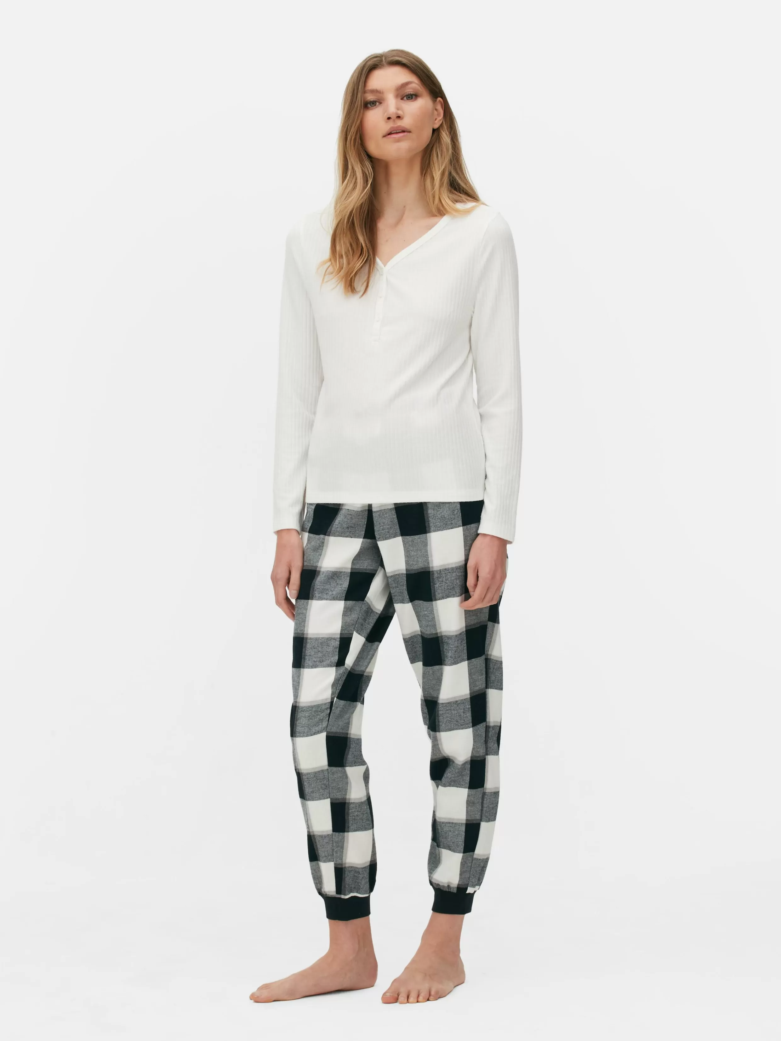 Primark Pyjamasets^Pyjama Met Geruite Broek En Shirt Met Lange Mouwen