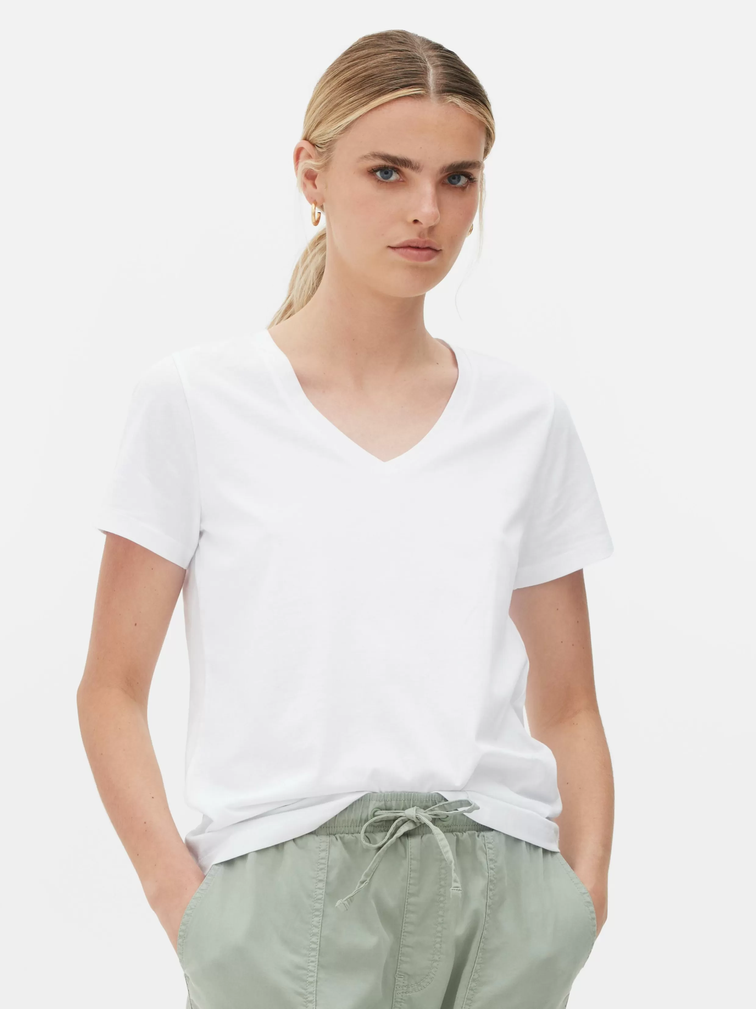 Primark Tops En T-Shirts^T-shirt Met V-hals En Korte Mouwen